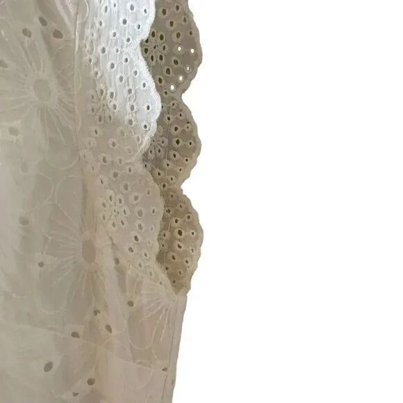 Cupcakes and Cashmere White Eyelet Embroidered Short Sleeves Floral Dress SZ 4 - Picture 3 of 16